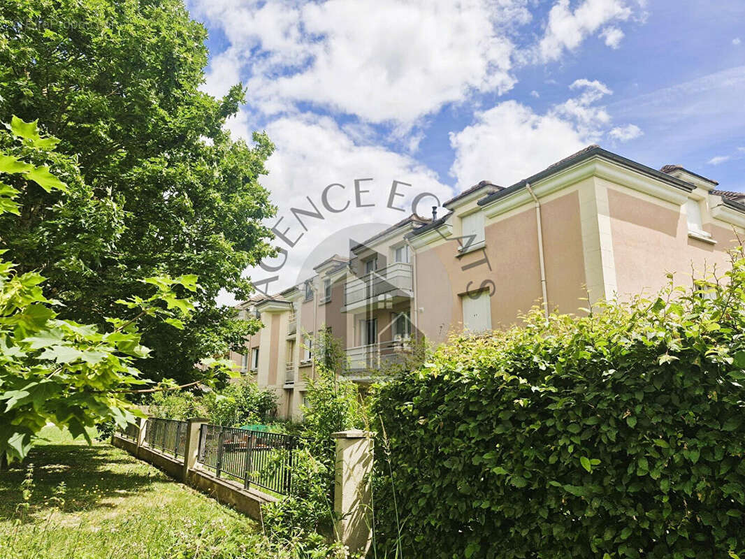 Appartement à BAILLY-ROMAINVILLIERS