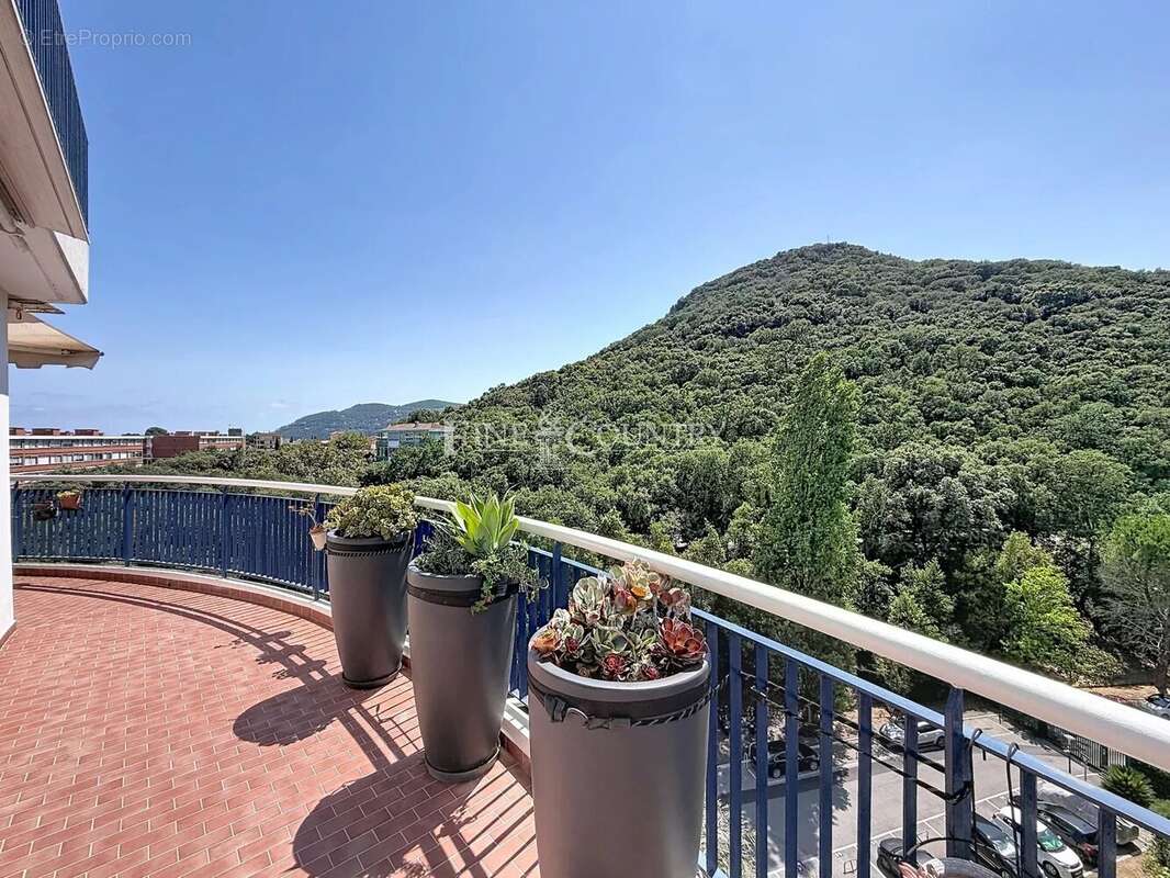 Appartement à MANDELIEU-LA-NAPOULE