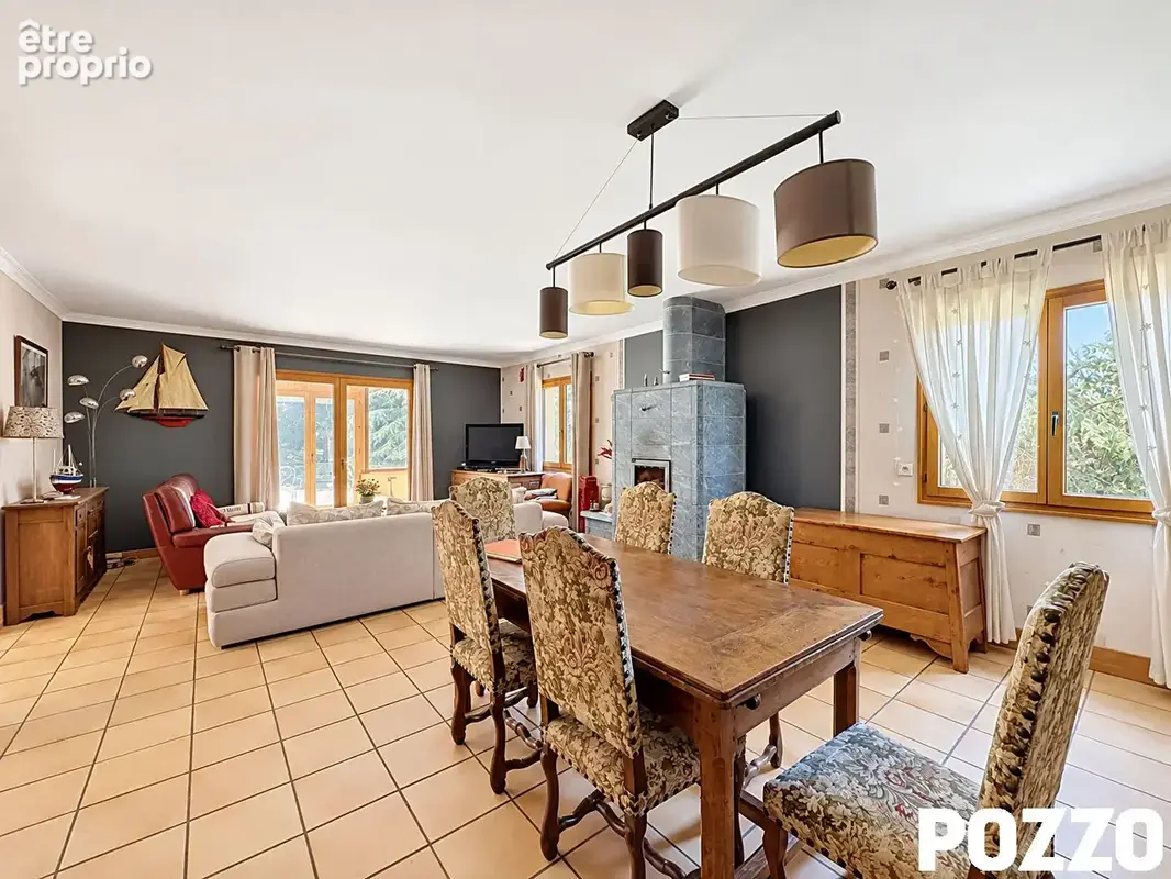 À VENDRE - Maison dans le bourg de Bréhal de 255m² au calme avec parc arboré - photo 4