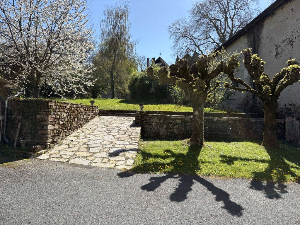 Maison à ARNAC-POMPADOUR