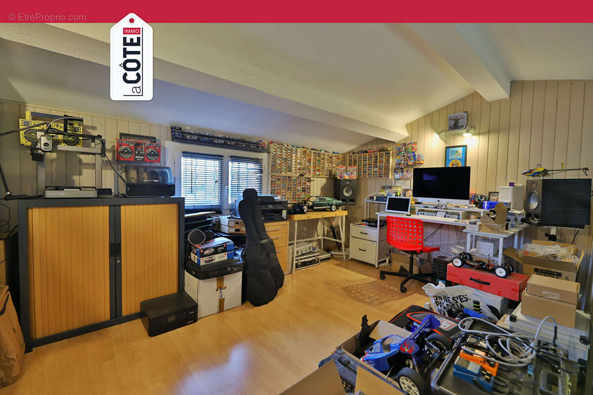 Maison à SAINT-VICTORET