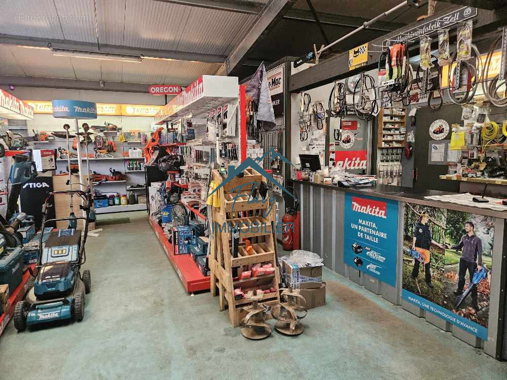 Commerce à LEPANGES-SUR-VOLOGNE