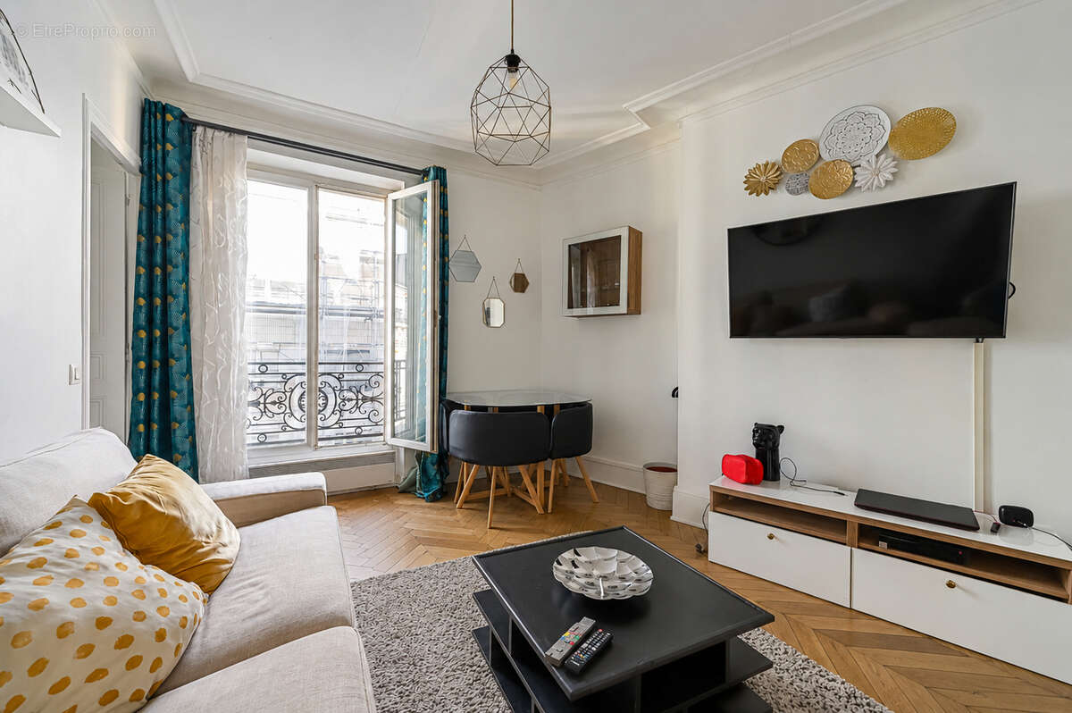 Appartement à PARIS-18E