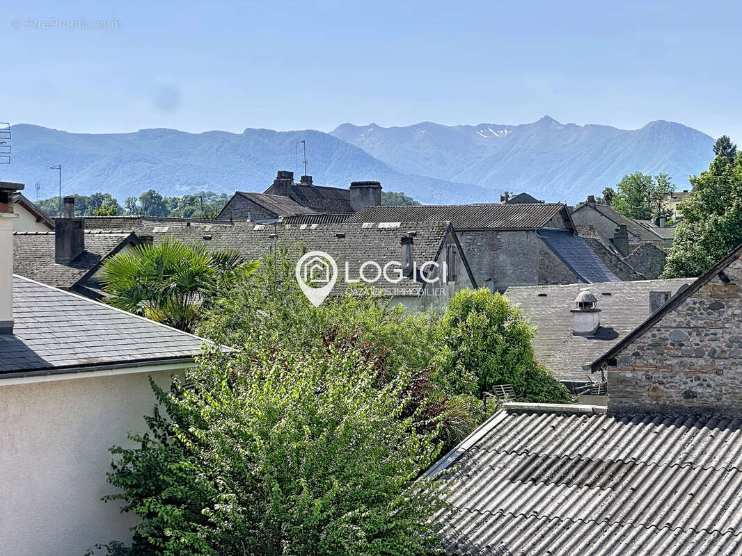 Appartement à NAY