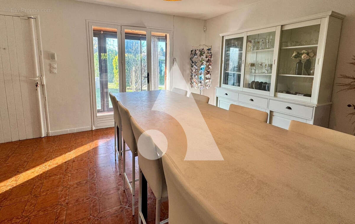 Maison à L'ISLE-SUR-LA-SORGUE