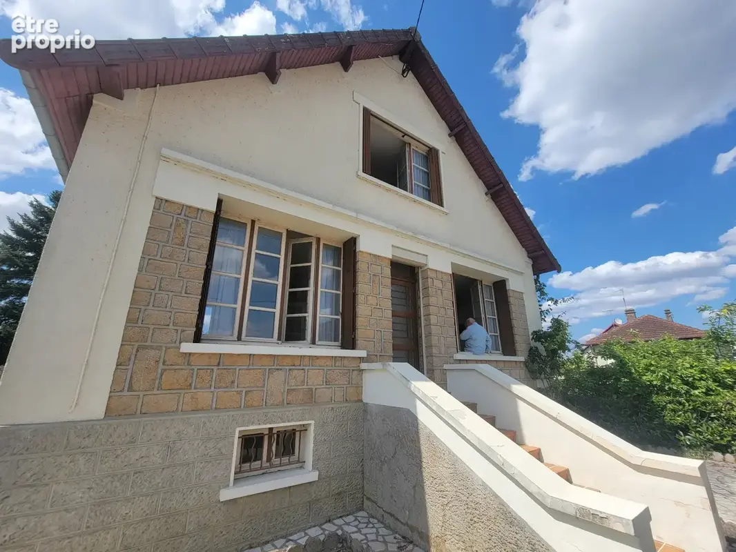 Photo Maison à La Guerche-Sur-L'aubois au prix de 97 500€