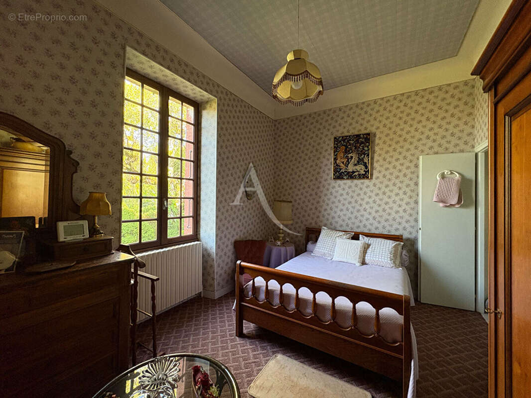 Maison à SAINTE-RADEGONDE-DES-NOYERS