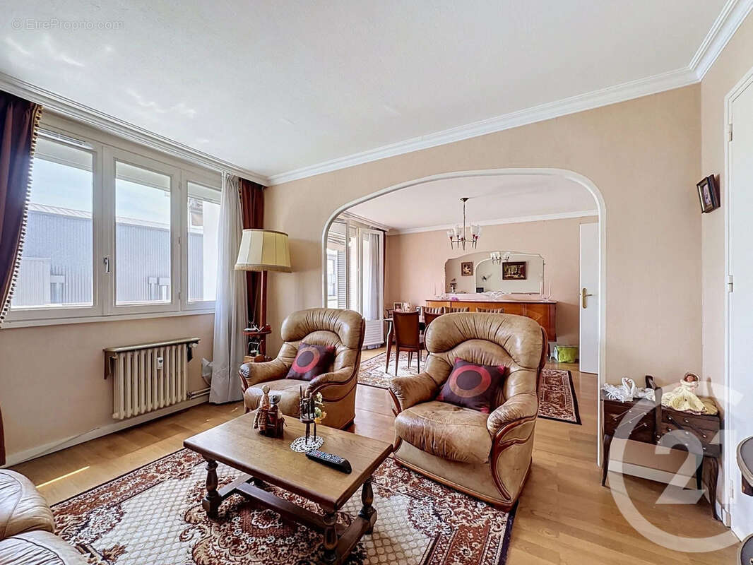 Appartement 66 m² à Venissieux  - photo 2