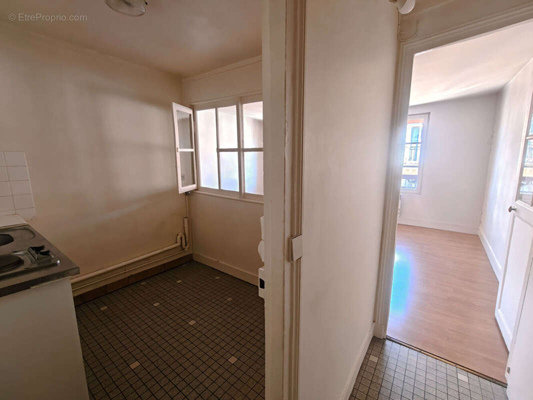 Appartement à PARIS-11E