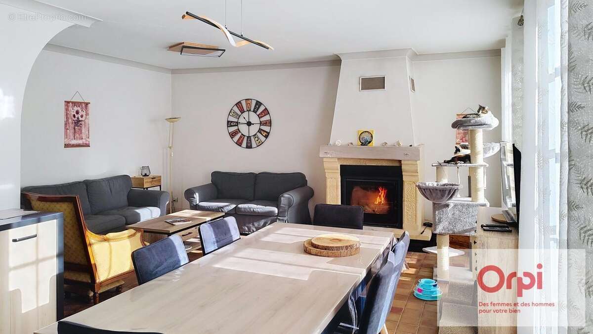 Maison à TERRASSON-LAVILLEDIEU