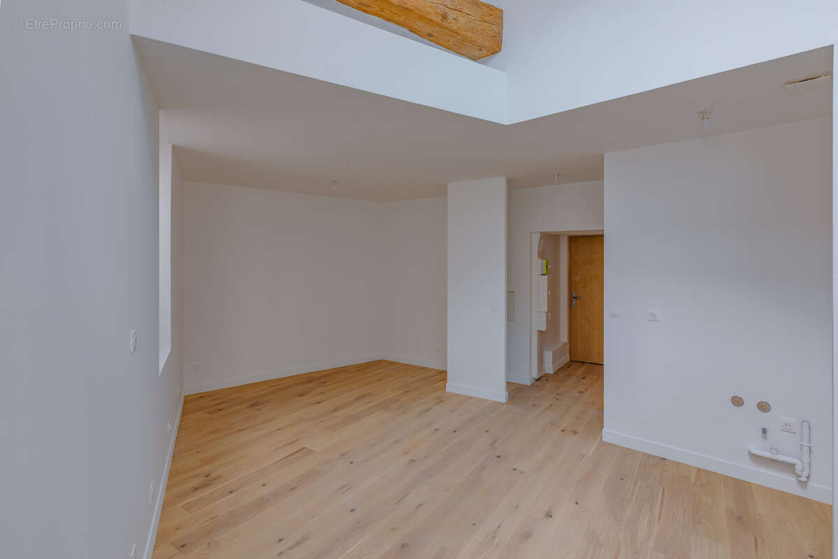 Appartement à SAINT-GENIS-LAVAL