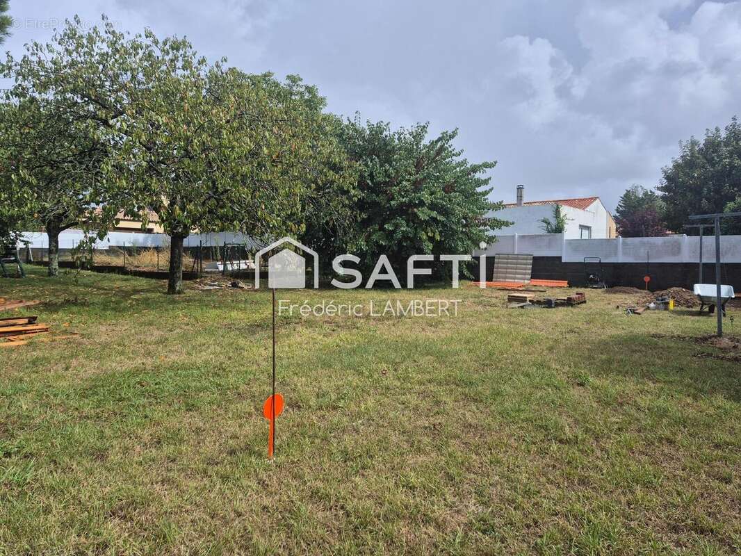 Photo 2 - Terrain à BENET