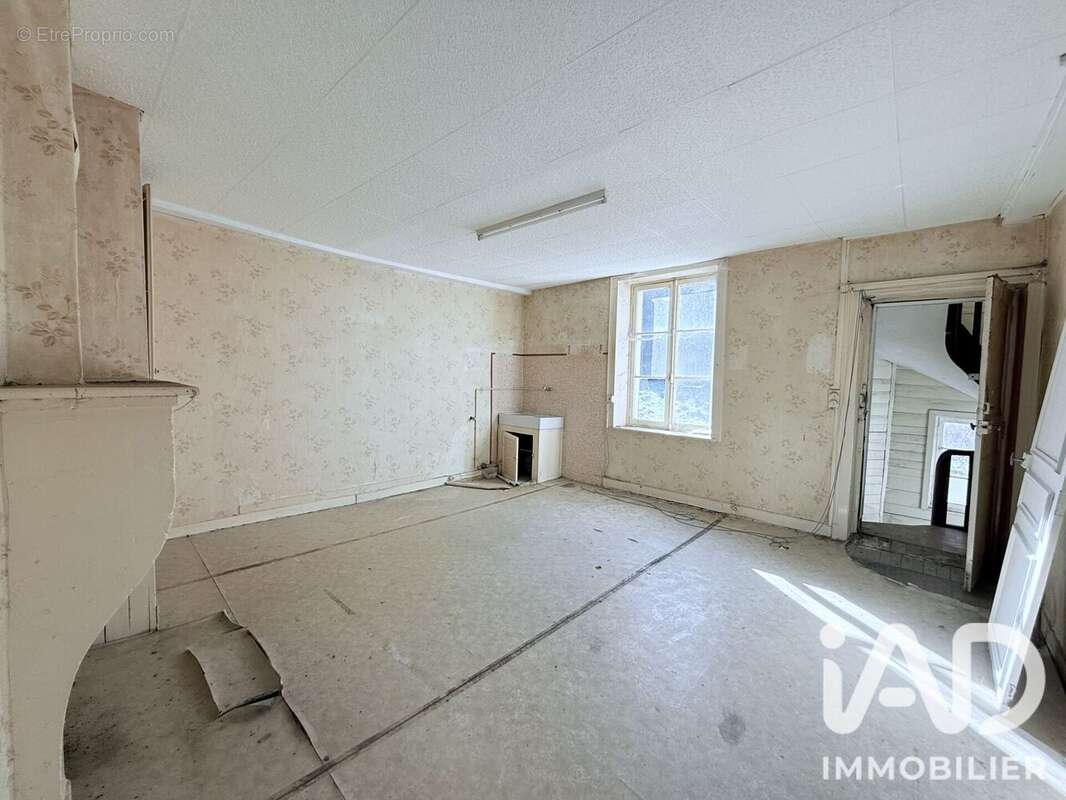 Appartement 1000 m² à Sedan  - photo 2