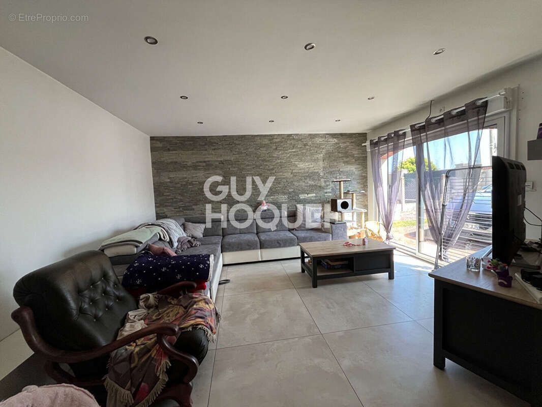 Maison à LA CHAPELLE-LA-REINE