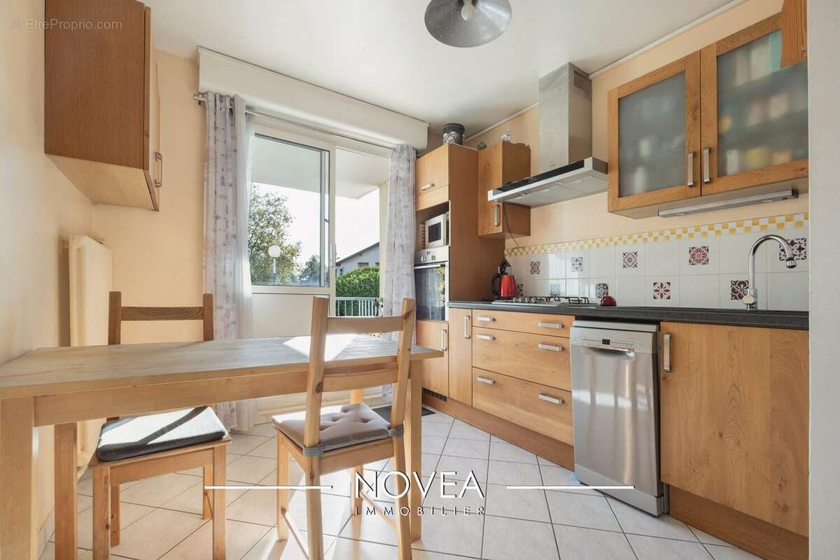 Appartement à MEYZIEU