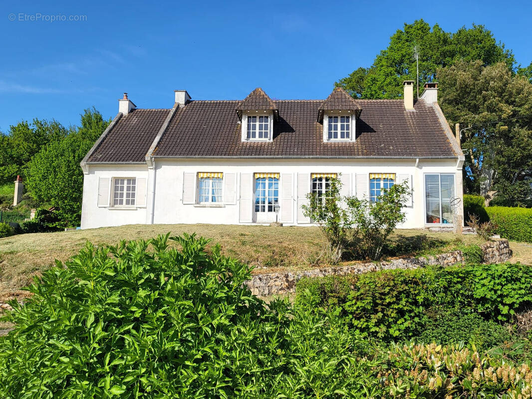 Maison à LA CHARTRE-SUR-LE-LOIR
