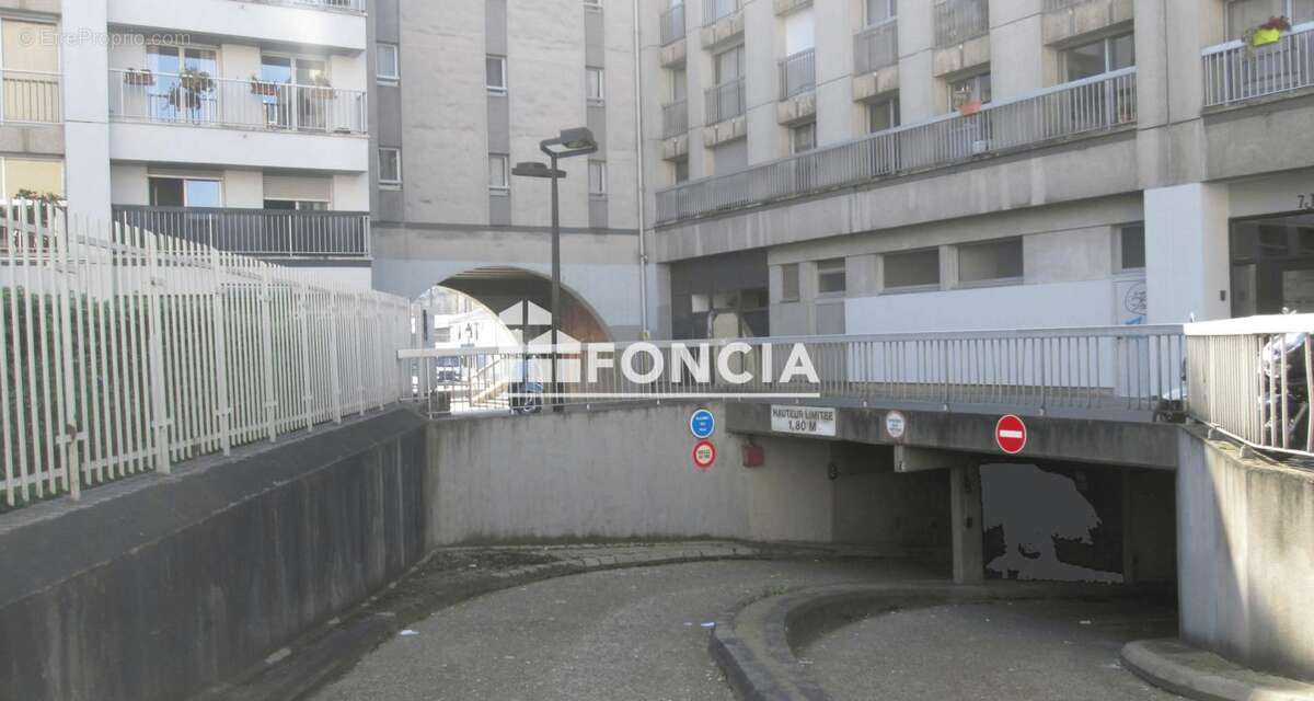 Parking à PARIS-10E