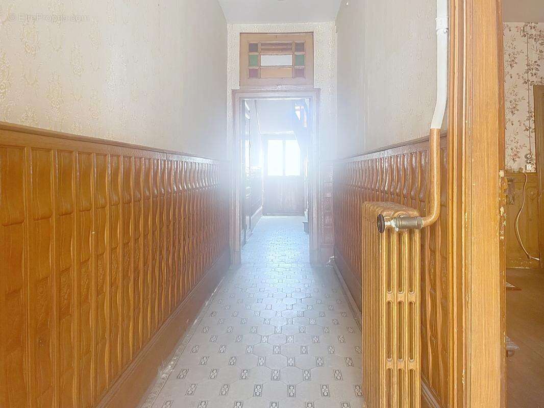 Maison 190 m² à Neuvy-Saint-Sepulchre  - photo 3