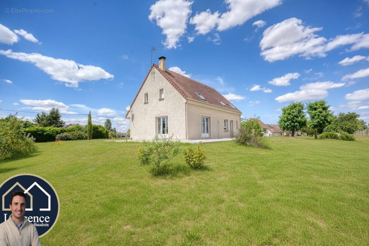 Maison à SAINT-LAURENT-LA-GATINE
