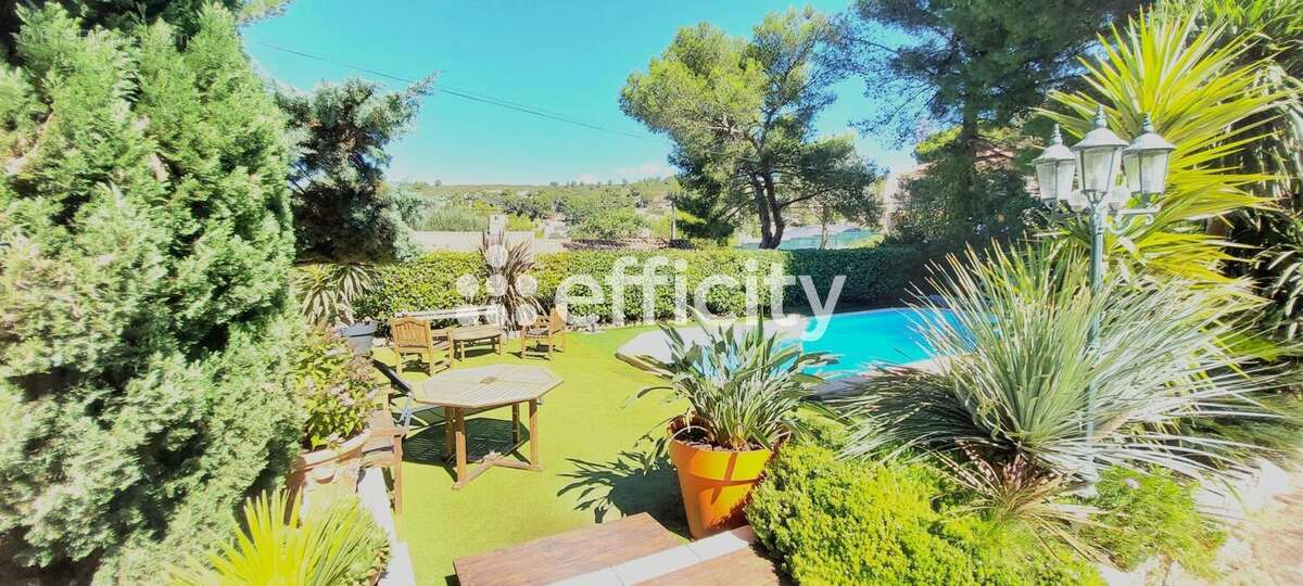 Maison à ENSUES-LA-REDONNE