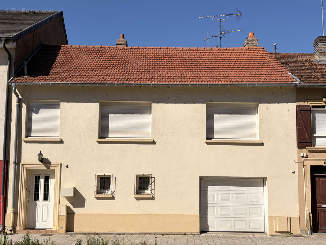 Maison à AUGNY