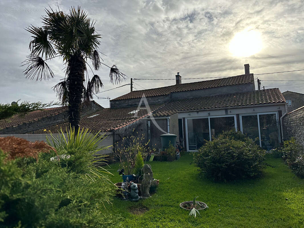 Maison à LOIRE-LES-MARAIS