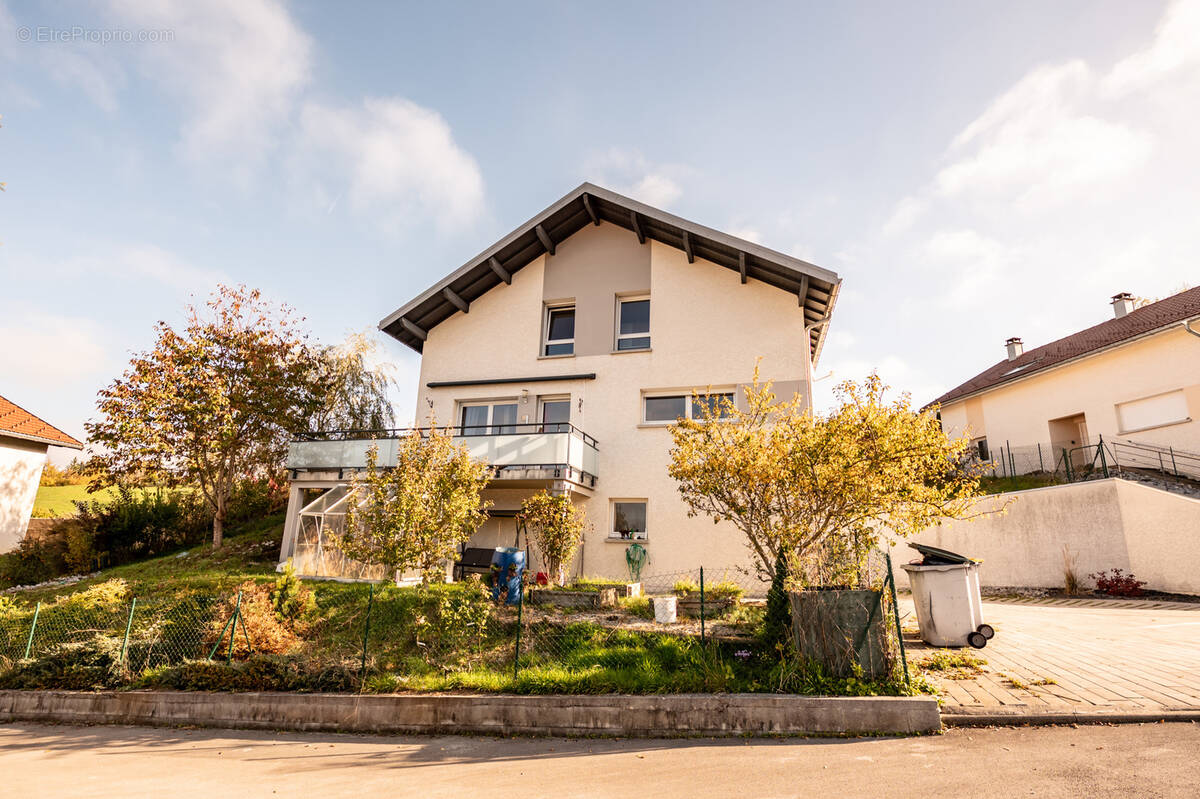 Maison à MONTPERREUX