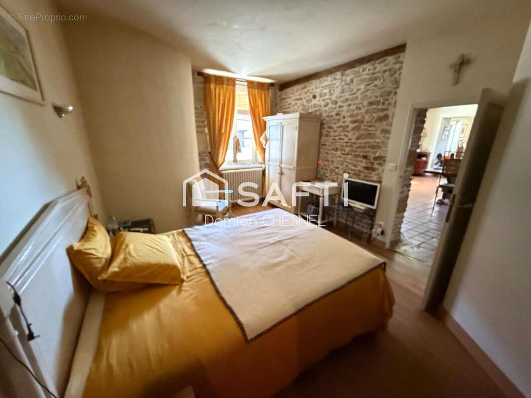 Maison 240 m² à Neuilly-En-Dun  - photo 6
