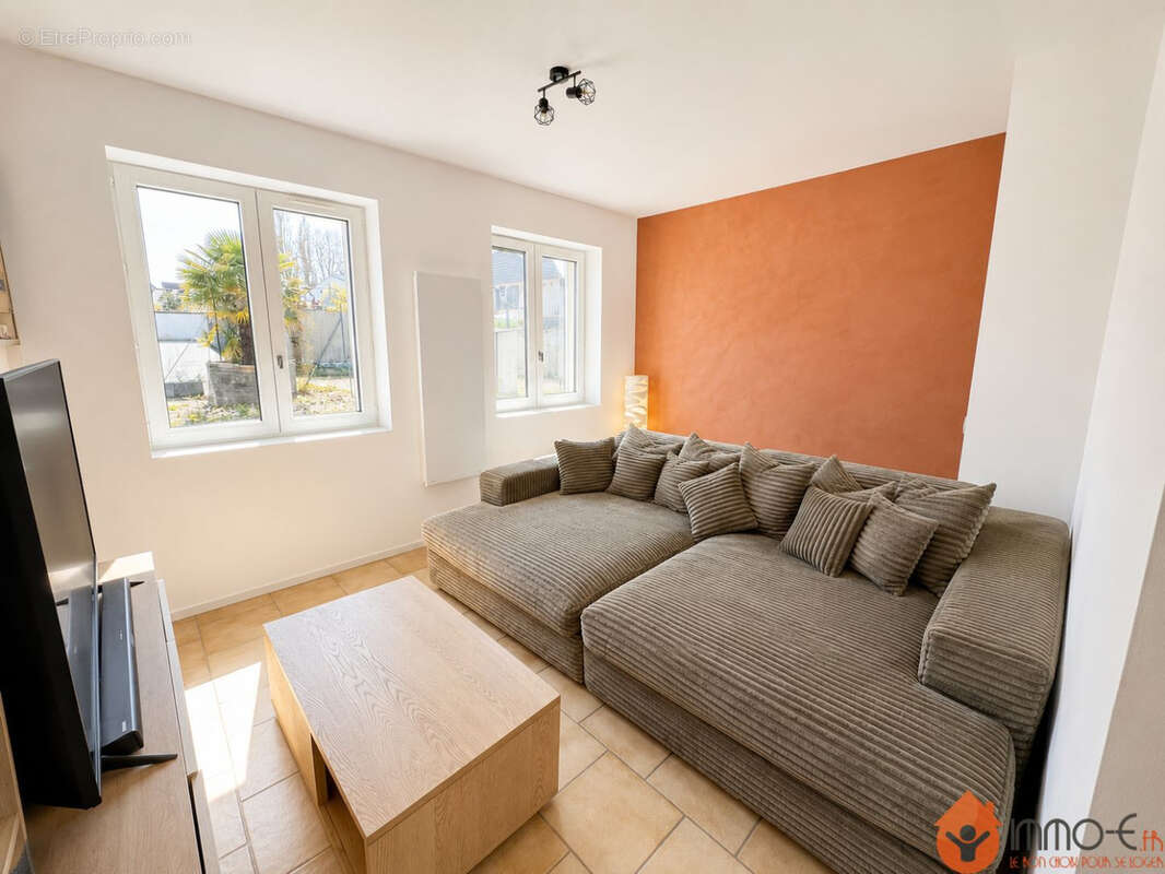 Maison 116 m² à Quincy-Voisins  - photo 3