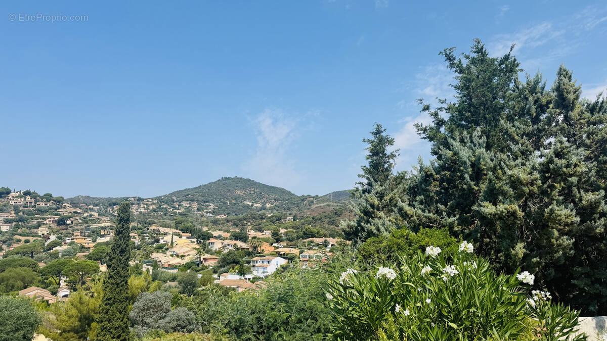 Maison à BORMES-LES-MIMOSAS
