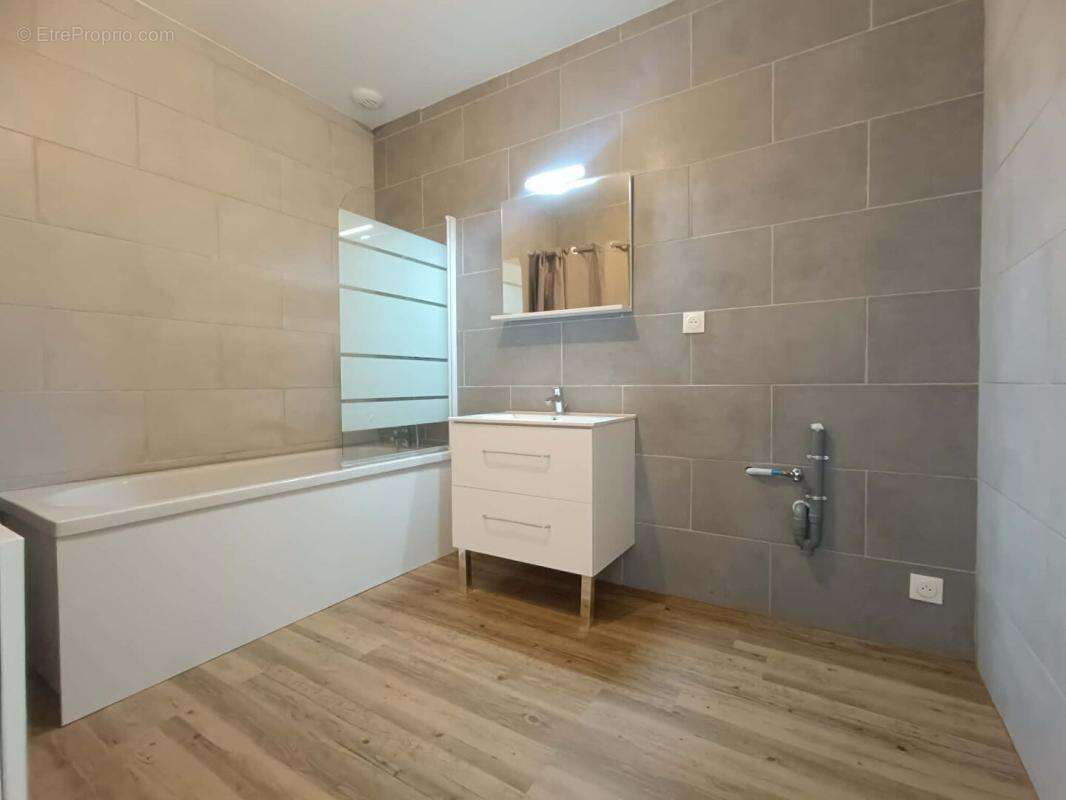 Appartement Istres 4 pièce(s) 101 m2 ET Terrasse - photo 15