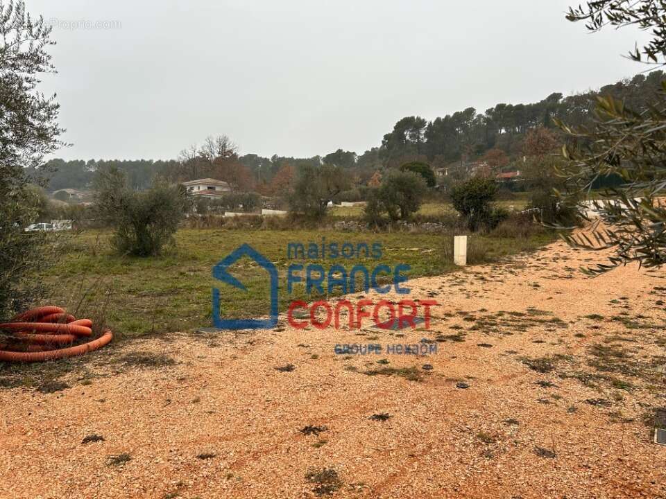 Terrain à BARJOLS