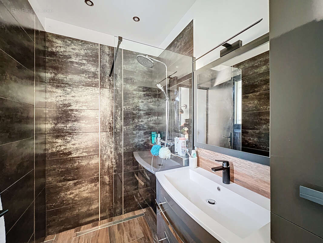 Maison à SAINT-SATURNIN-LES-APT