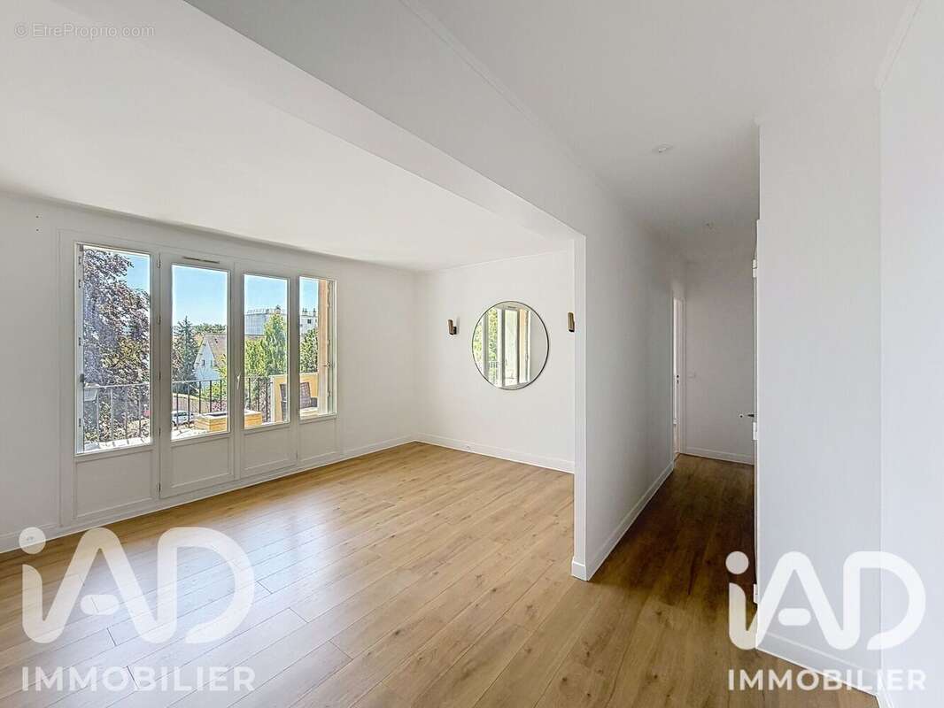 Appartement 61 m² à Les Clayes-Sous-Bois  - photo 2
