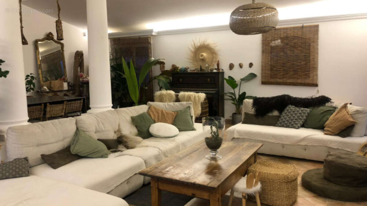 Maison à GREOUX-LES-BAINS