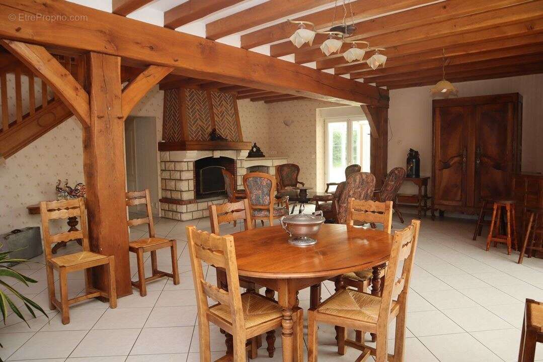 Maison à MORMANT-SUR-VERNISSON