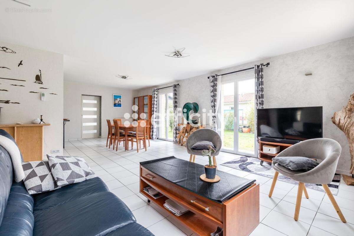 Maison à GUJAN-MESTRAS