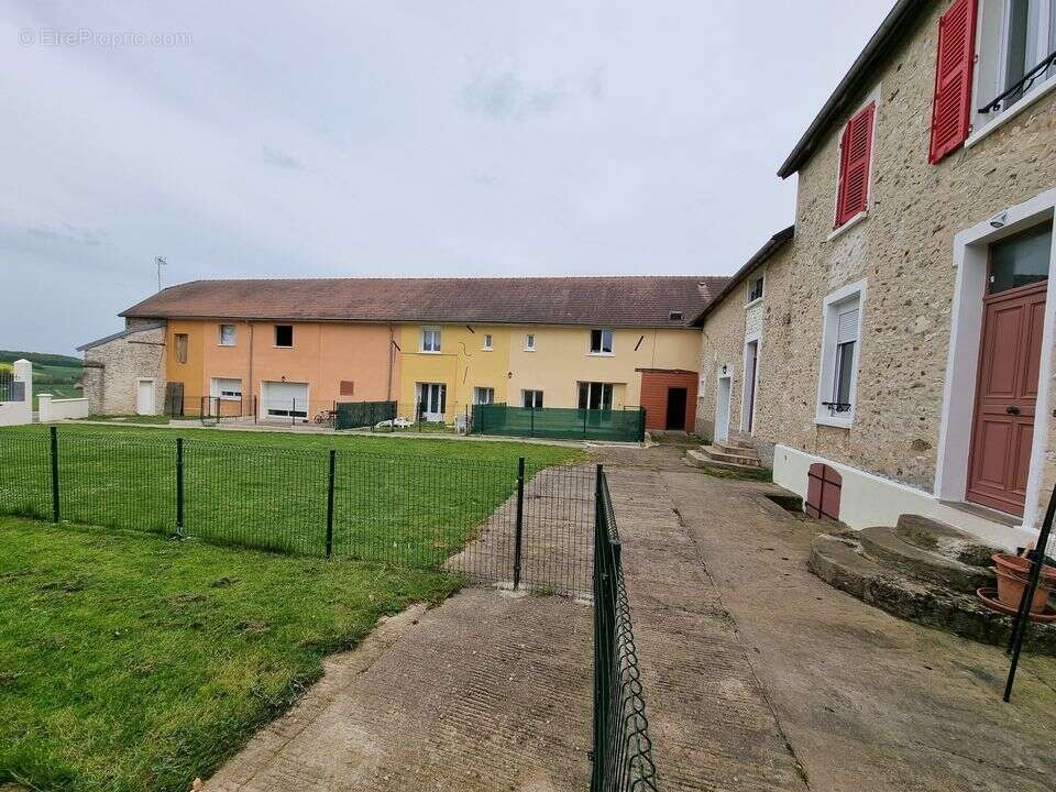 Appartement à LA CHAPELLE-MOUTILS