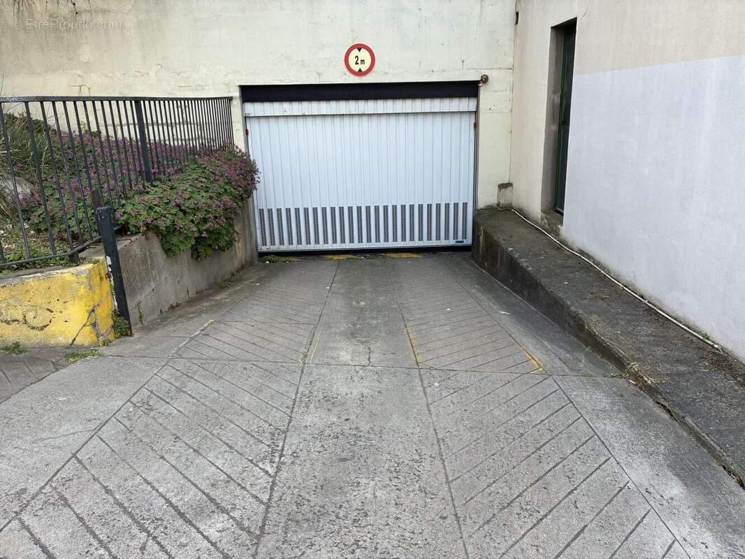 Parking à CHARENTON-LE-PONT