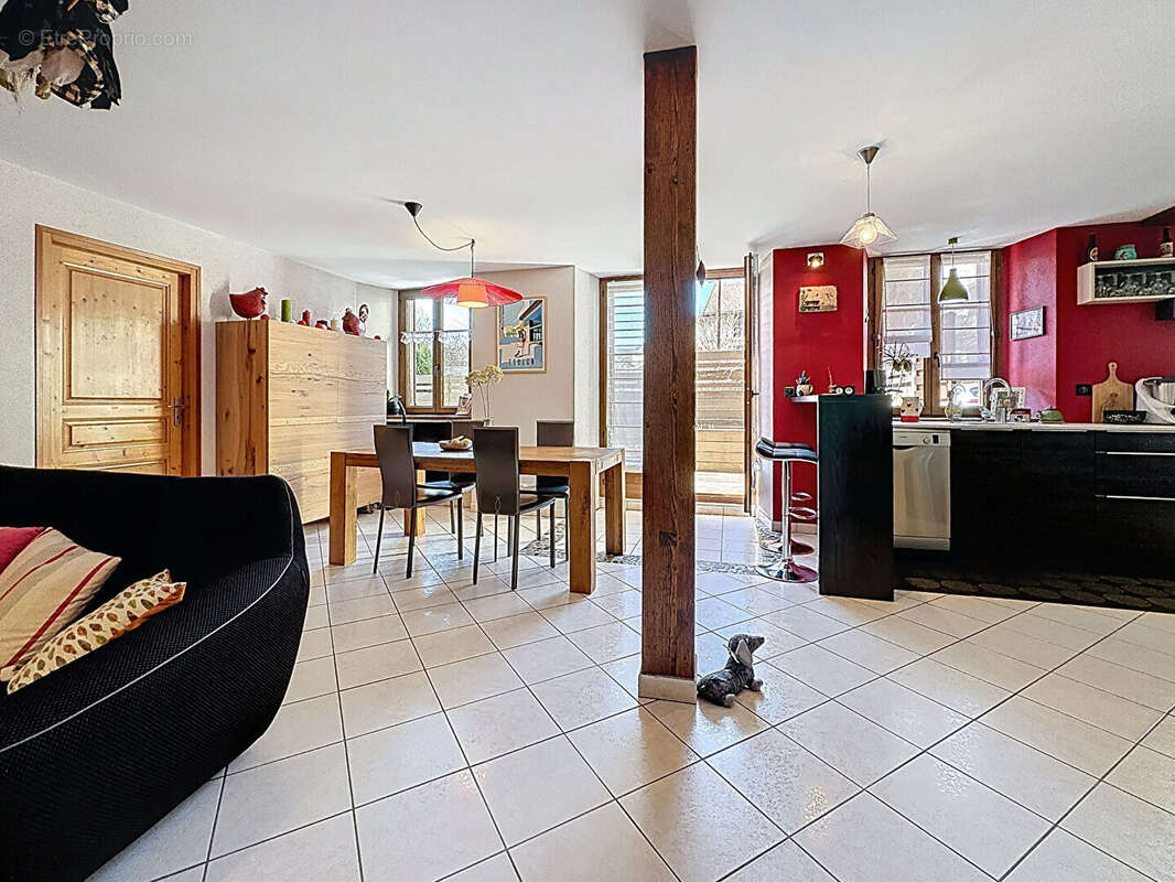 Appartement à LA ROCHE-SUR-FORON