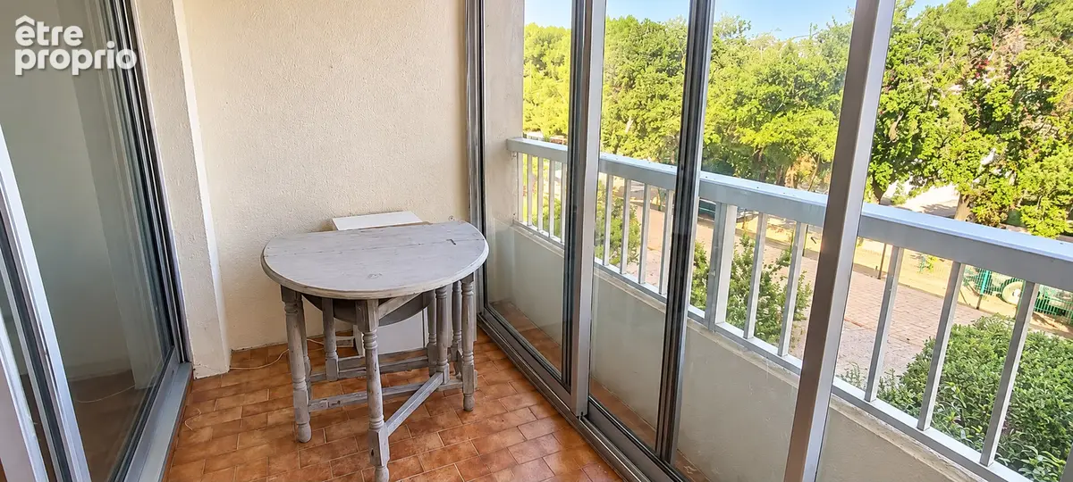 ** Résidence Avec Ascenseur ** APPARTEMENT 1 Pièce en bon état Général ** (83430) SAINT MANDRIER SUR MER ** - photo 3