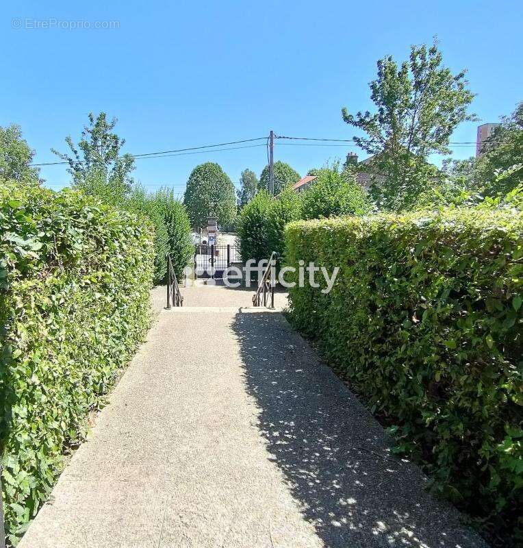 Appartement à VILLENOY