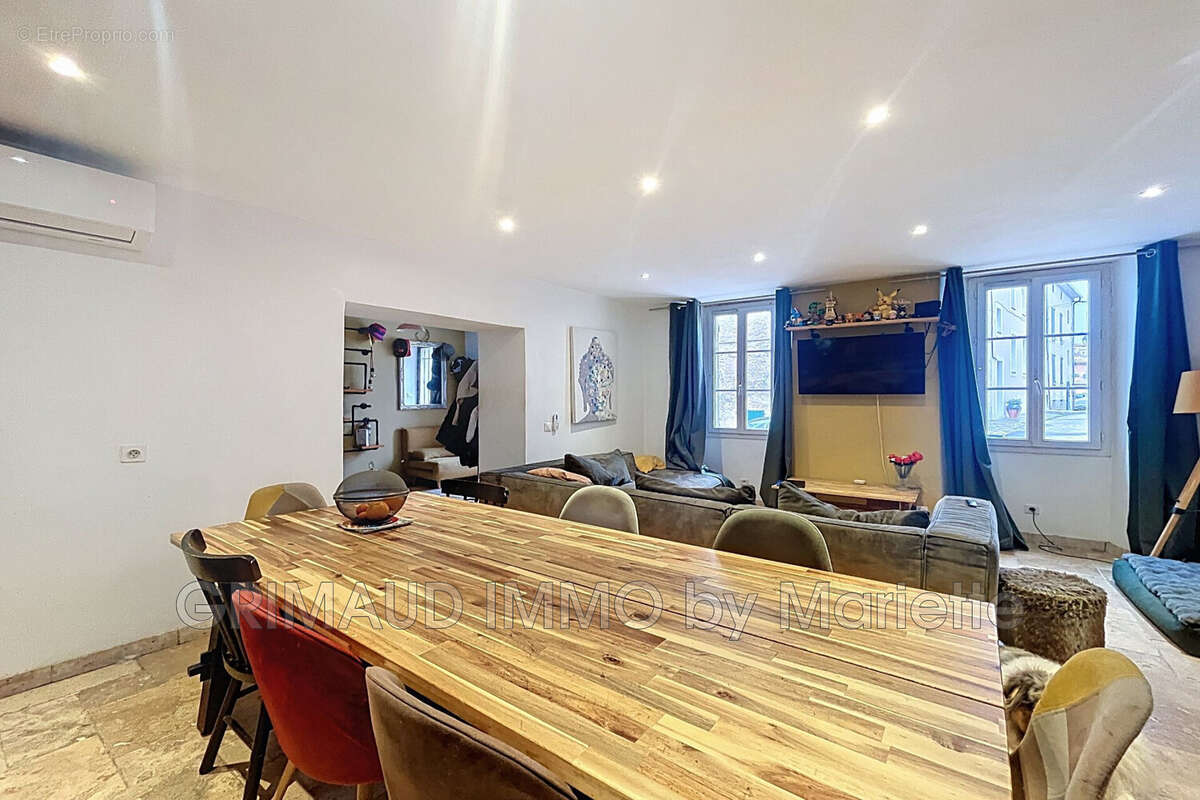 Maison à LA GARDE-FREINET