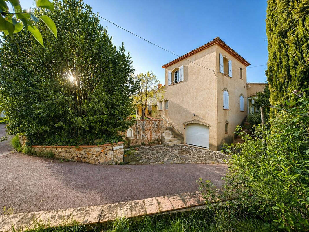 Maison à SALERNES