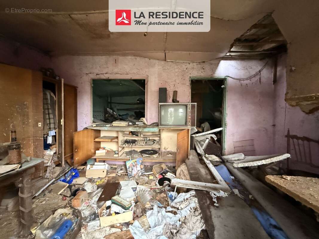 Terrain à LES MUREAUX