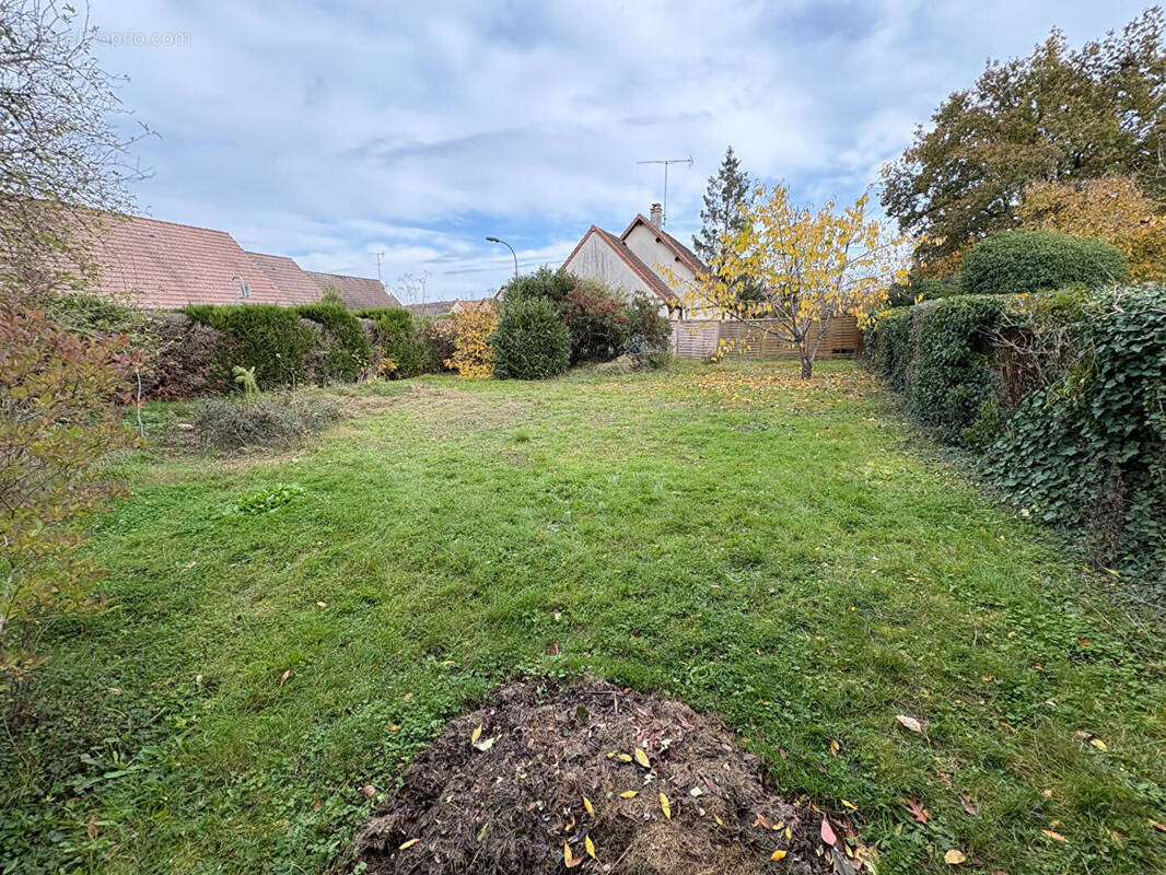 Terrain à PACY-SUR-EURE