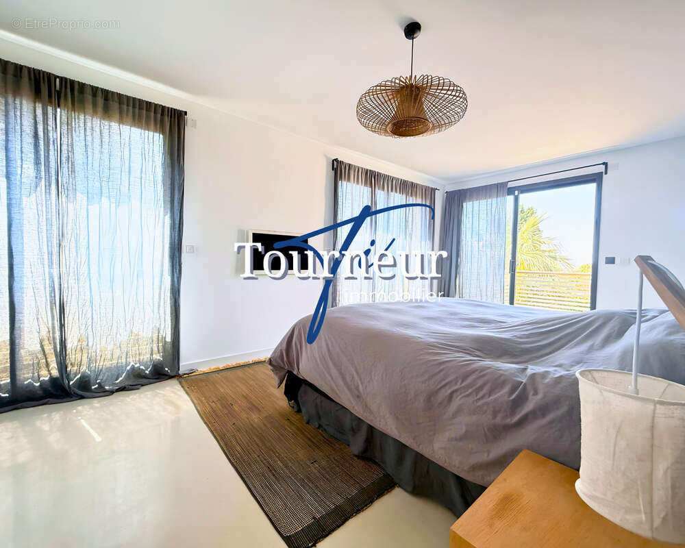 Maison à SIX-FOURS-LES-PLAGES