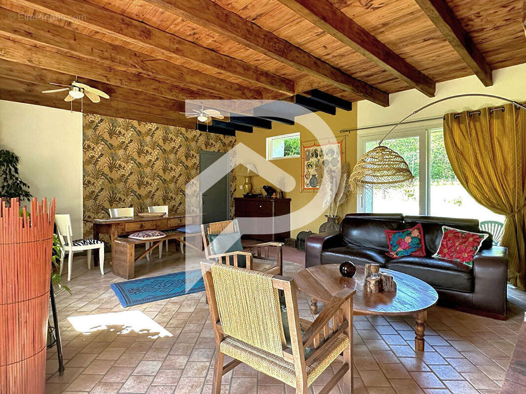 Maison à BEAURONNE