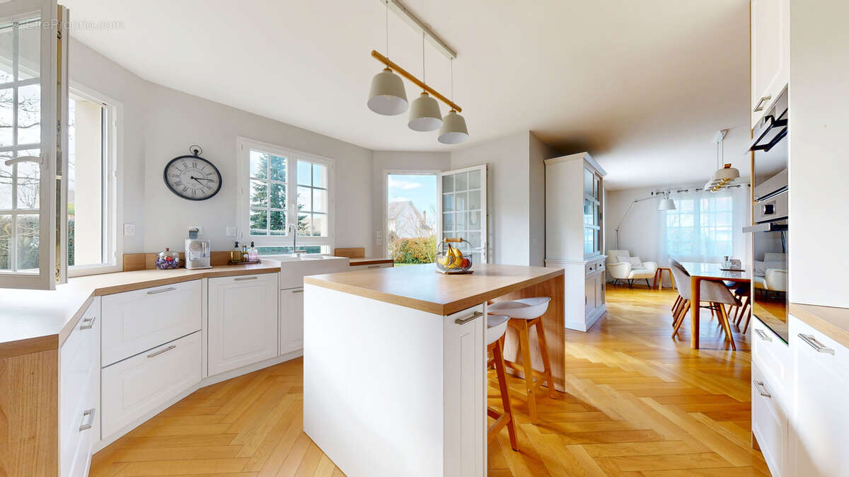 Maison à MONTFORT-L'AMAURY