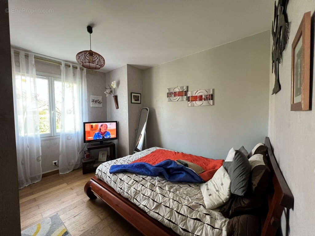 Autre à SAINT-DENIS-DE-PILE